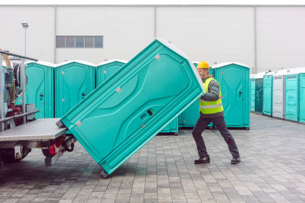 Best Porta potty delivery and setup  in Shadeland, IN